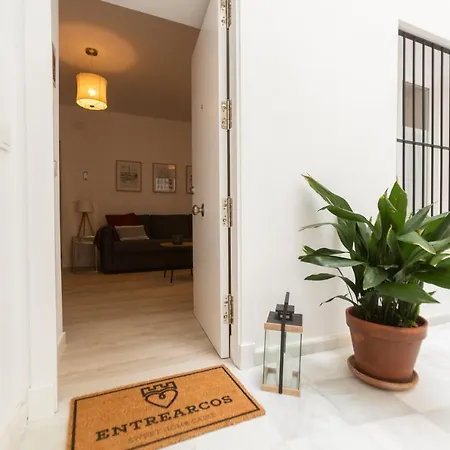 Apartament Entrearcos